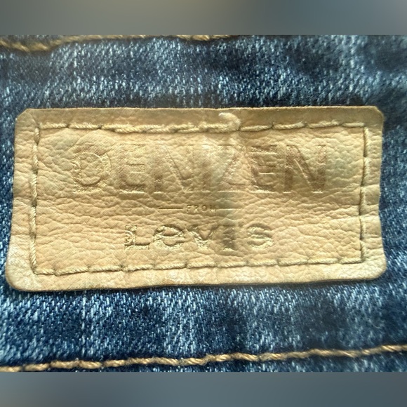 Women’s Denizen From Levi’s Blue Denim Shorts, Bermuda style - Picture 5 of 6